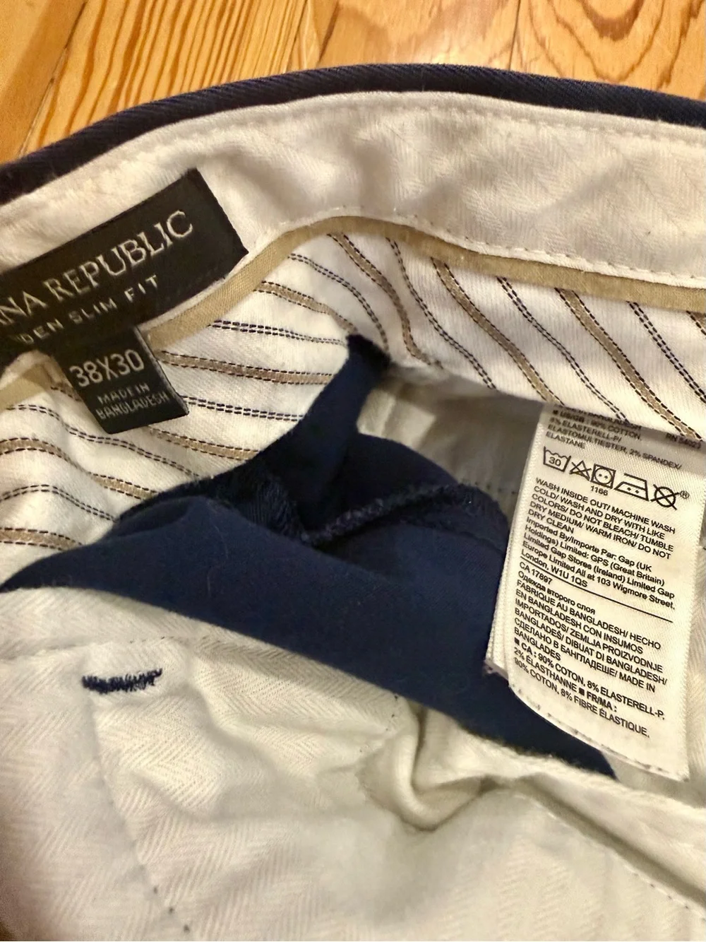 Banana Republic Men’s Chinos Slim Fit in blue, green, beige and gray